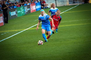 开云体育app注册-职业乒乓球联赛吸引大量社会关注，职业乒乓球员与业余的比赛视频